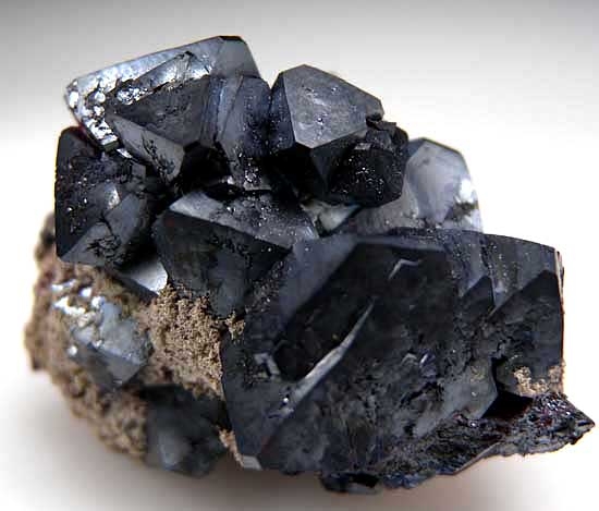 Cuprite with Silver and Copper from Rubtsovskiy Mine, Altaiskiy Krai, Siberia, Russia [db_pics/pics/e100d.jpg]