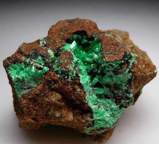 Annabergite from Kilometer 3 Mine, Laurion, Greece [db_pics/pics/e122a.jpg]
