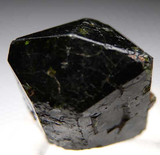 Augite from Auvergne, France [db_pics/pics/e214c.jpg]