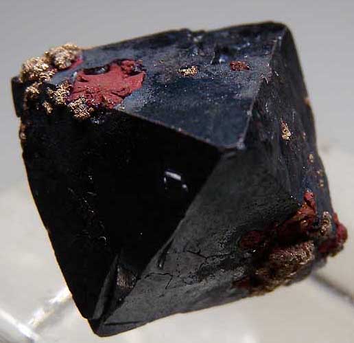 Cuprite with Silver and Copper from Poteryaevskoe Mine, Rubtsovskoe deposit, Siberia, Russia [db_pics/pics/e223c.jpg]