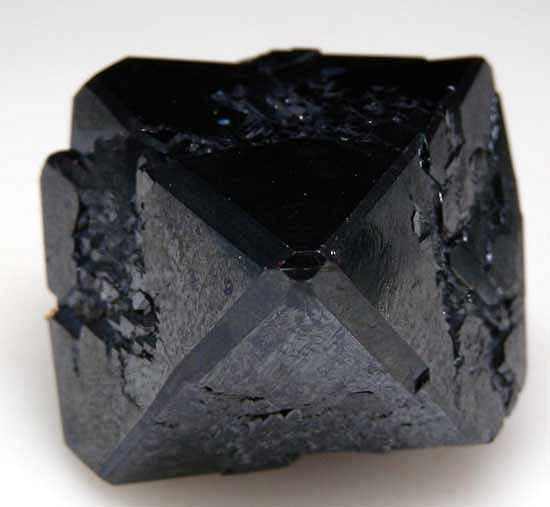 Cuprite from Poteryaevskoe Mine, Rubtsovskoe deposit, Siberia, Russia [db_pics/pics/e227c.jpg]