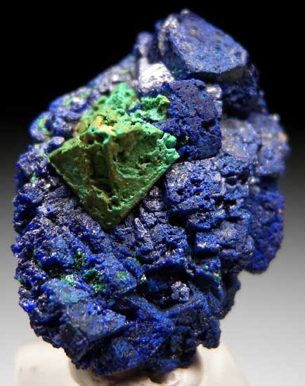 Malachite after Cuprite on Azurite from Chessy, Rhone-Alpes, France [db_pics/pics/e240a.jpg]