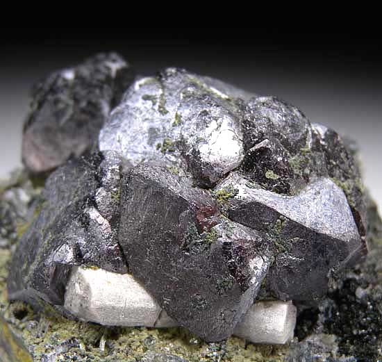 Magnetite from Dashkesan Mine, Azerbasan [db_pics/pics/e384bb.jpg]
