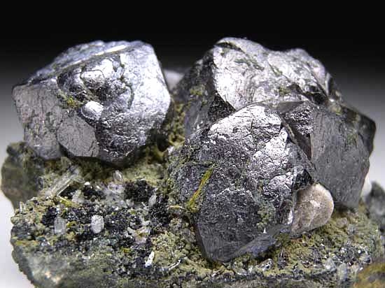 Magnetite from Dashkesan Mine, Azerbasan [db_pics/pics/e384dd.jpg]