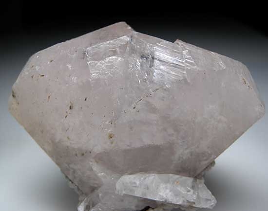 Calcite (heart twin) from Egremont, Cumberland, England [db_pics/pics/e493b.jpg]
