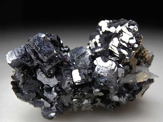 Galena, Quartz, Sphalerite from Gidiursko Mine, Madan, Rhodope Mtns., Bulgaria [db_pics/pics/e608a.jpg]