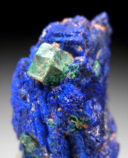 Malachite after Cuprite on Azurite from Blue Mine, Chessy, Rhone-Alpes, France [db_pics/pics/e657c.jpg]