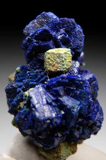 Malachite after Cuprite on Azurite from Blue Mine, Chessy, Rhone-Alpes, France [db_pics/pics/e659a.jpg]