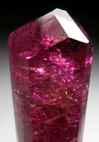 Tourmaline from Malkan Pegmatite Field, Zabaykalsky Krai, Russia [db_pics/pics/fm109c.jpg]