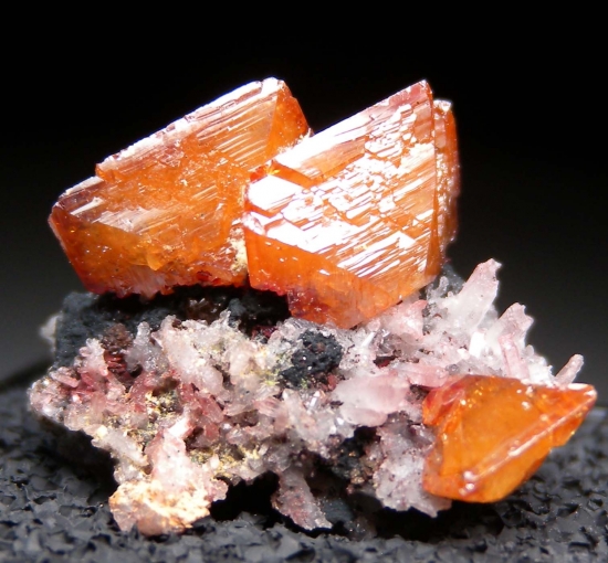 Wulfenite from Tsumeb, Namibia [db_pics/pics/fm111c.jpg]