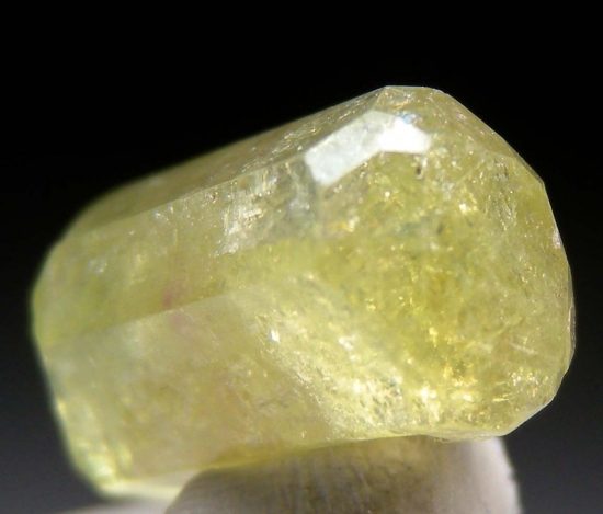 Vesuvianite from Jeffrey Mine, Asbestos, Quebec, Canada [db_pics/pics/fm185c.jpg]