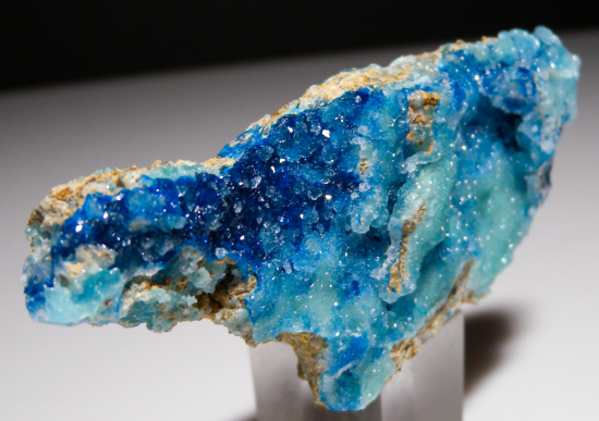 Veszelyite on Hemimorphite from Palabanda quarries, Mfouati, Bouenza Department, Republic of the Congo [db_pics/pics/fm193b.jpg]