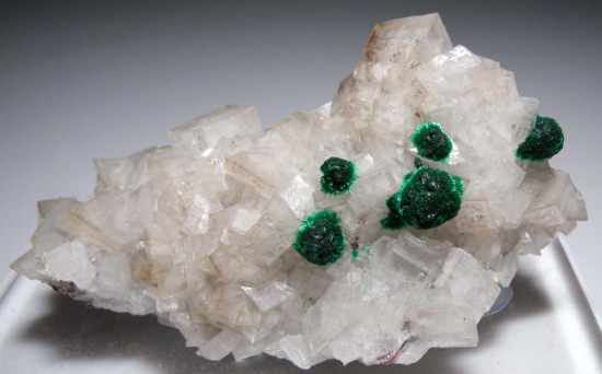 Malachite on Calcite from Tsumeb, Namibia [db_pics/pics/fm315a.jpg]