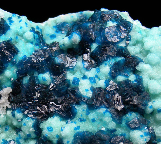 Veszelyite on Hemimorphite from Palabanda quarries, Mfouati, Bouenza Department, Republic of the Congo [db_pics/pics/fm419d.jpg]