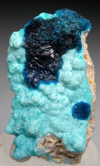 Veszelyite on Hemimorphite from Palabanda quarries, Mfouati, Bouenza Department, Republic of the Congo [db_pics/pics/fm424a.jpg]