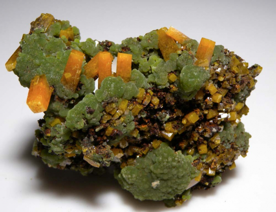 Wulfenite with Mimetite from Mina Ojuela, Mapimi, Durango, Mexico [db_pics/pics/fm441a.jpg]