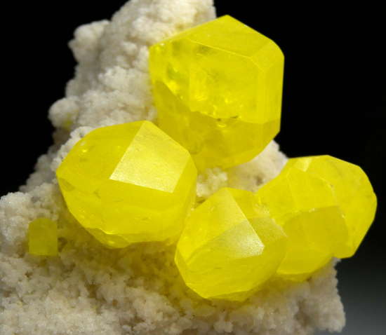 Sulfur from Cozzodisi Mine, Sicily, Italy [db_pics/pics/fm467c.jpg]