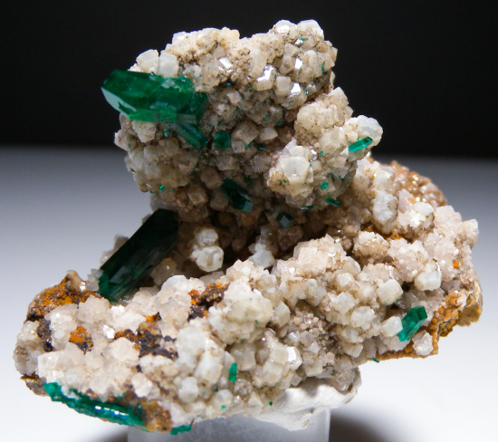 Willemite and Dioptase from Gotala, near Mindouli, Pool Dept., Rep. of Congo [db_pics/pics/fm502a.jpg]