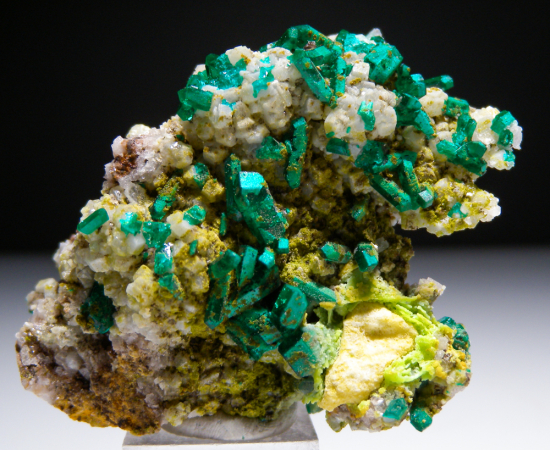 Willemite and Dioptase from Gotala, near Mindouli, Pool Dept., Rep. of Congo [db_pics/pics/fm506a.jpg]