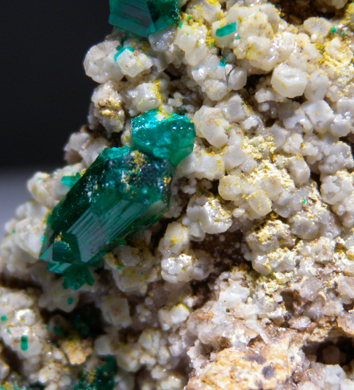 Willemite and Dioptase from Gotala, near Mindouli, Pool Dept., Rep. of Congo [db_pics/pics/fm510e.jpg]
