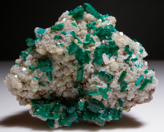 Willemite and Dioptase from Gotala, near Mindouli, Pool Dept., Rep. of Congo [db_pics/pics/fm517a.jpg]