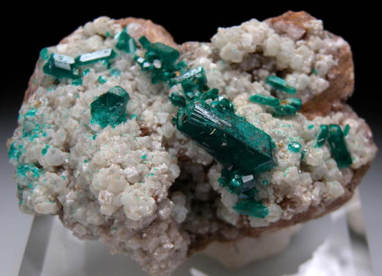 Willemite and Dioptase from Gotala, near Mindouli, Pool Dept., Rep. of Congo [db_pics/pics/fm522a.jpg]