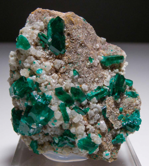 Willemite and Dioptase from Gotala, near Mindouli, Pool Dept., Rep. of Congo [db_pics/pics/fm524a.jpg]