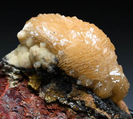 Witherite from Kremikovtzi Mine, NE of Sofia, Bulgaria [db_pics/pics/fm564b.jpg]