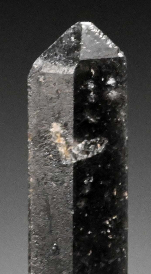 Black Topaz from SK Star Claim, Thomas Range, Juab County, Utah, USA [db_pics/pics/fm565c.jpg]