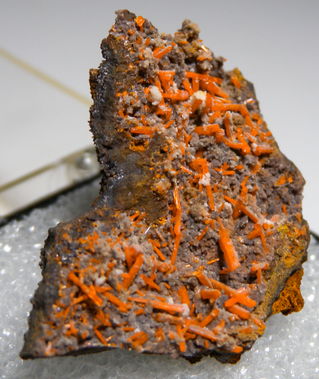 Dundasite with Crocoite from Adelaide Mine, Dundas, Tasmania, Australia [db_pics/pics/fm590b.jpg]