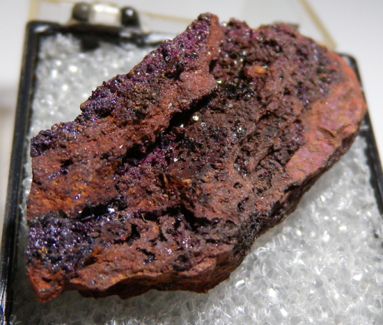 Delafossite from Bisbee, Cochise Co., Arisona, USA [db_pics/pics/fm602b.jpg]