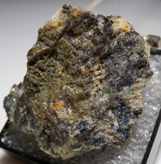 Kryzhanovskite, Whitmoreite, Pyrite, Ludlamite from Big Chief Mine, Glendale, South Dakota, USA [db_pics/pics/fm616a.jpg]
