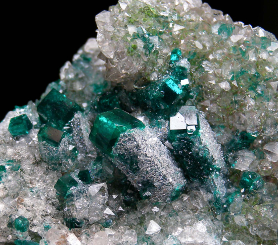 Quartz on Dioptase from Kaokaveld, Namibia [db_pics/pics/fm640c.jpg]