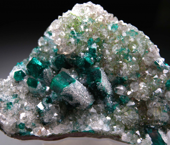 Quartz on Dioptase from Kaokaveld, Namibia [db_pics/pics/fm640e.jpg]