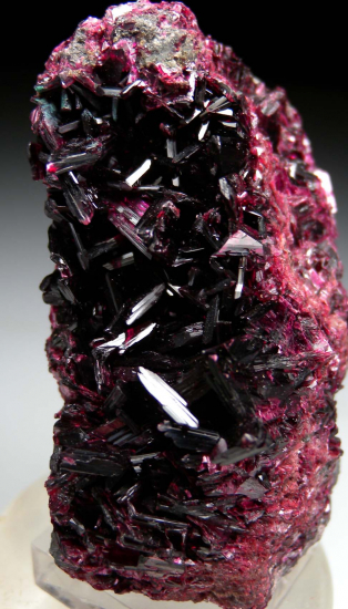 Erythrite from Bou Azzer, Draa-Tafilalet, Morocco [db_pics/pics/fm663c.jpg]