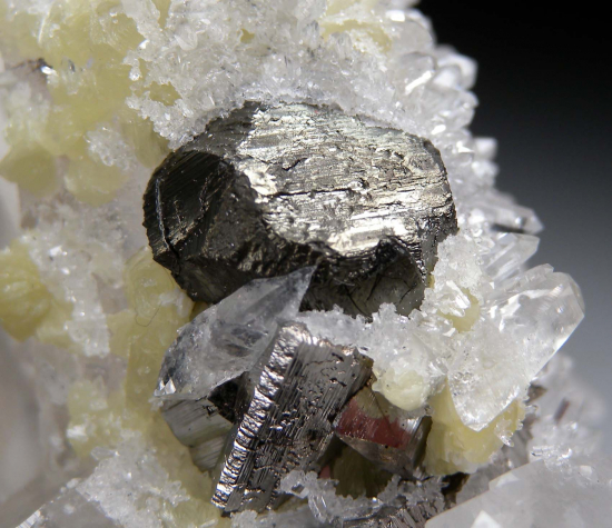 Stannite, Arsenopyrite with Quartz from Yaogangxian Mine, Hunan, China [db_pics/pics/fm664c.jpg]