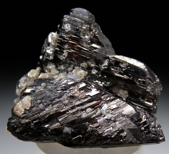 Ferberite from Yaogangxian Mine, Hunan, China [db_pics/pics/fm667a.jpg]