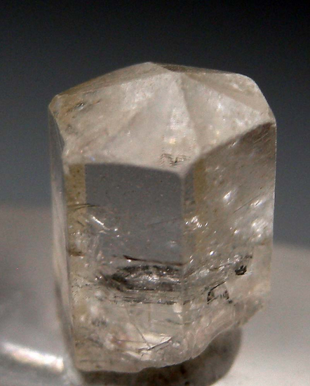 Phenakite from Khetchel, Malo, near Momeik, Myanmar [db_pics/pics/fm786b.jpg]