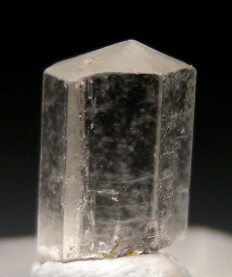 Phenakite from Khetchel, Malo, near Momeik, Myanmar [db_pics/pics/fm787a.jpg]