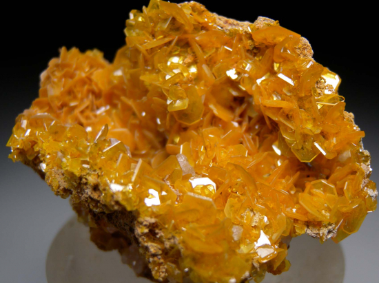 Wulfenite with Fluorite from Toughnut Mine, Tombstone, Cochise Co., Arizona, USA [db_pics/pics/fm791b.jpg]