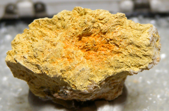 Amarantite from Yazd Prov., Iran [db_pics/pics/fm832a.jpg]