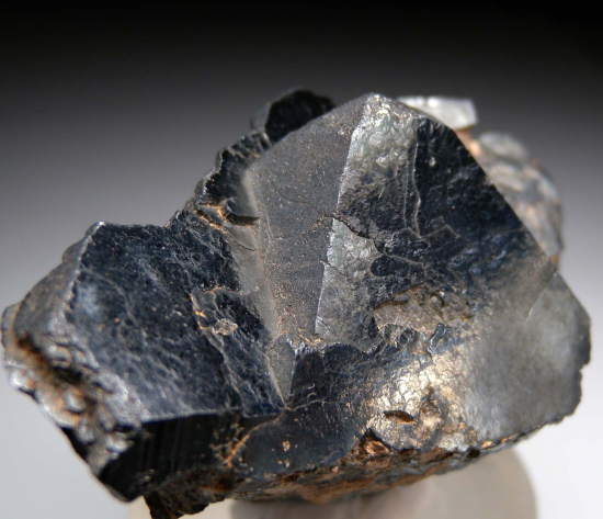 Ilmenite from The Pinnacles Pegmatites, Arkaroola Region (Arkaroola Wilderness Sanctuary; Arkaroola Station), North Flinders Range, South Australia, Australia [db_pics/pics/fm860b.jpg]