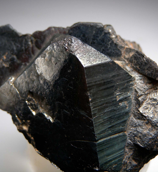 Ilmenite from The Pinnacles Pegmatites, Arkaroola Region (Arkaroola Wilderness Sanctuary; Arkaroola Station), North Flinders Range, South Australia, Australia [db_pics/pics/fm860c.jpg]