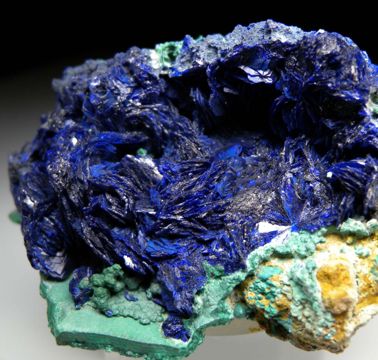 Azurite, Malachite from Burra Open Cut Mine, Burra, South Australia, Australia [db_pics/pics/fm865d.jpg]