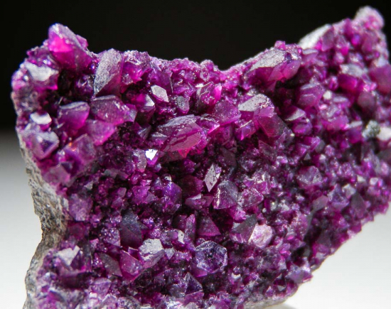 Kammererite from Kop Krom Mine, Kop Daglari, East Anatolia, Turkey [db_pics/pics/fm904c.jpg]