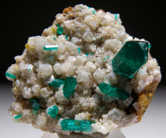 Willemite and Dioptase from Gotala, near Mindouli, Pool Dept., Rep. of Congo [db_pics/pics/fm936a.jpg]