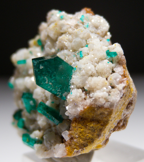 Willemite and Dioptase from Gotala, near Mindouli, Pool Dept., Rep. of Congo [db_pics/pics/fm936c.jpg]