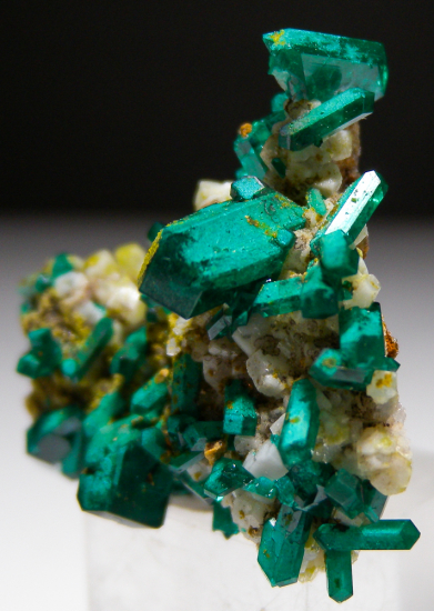 Willemite and Dioptase from Gotala, near Mindouli, Pool Dept., Rep. of Congo [db_pics/pics/fm937b.jpg]