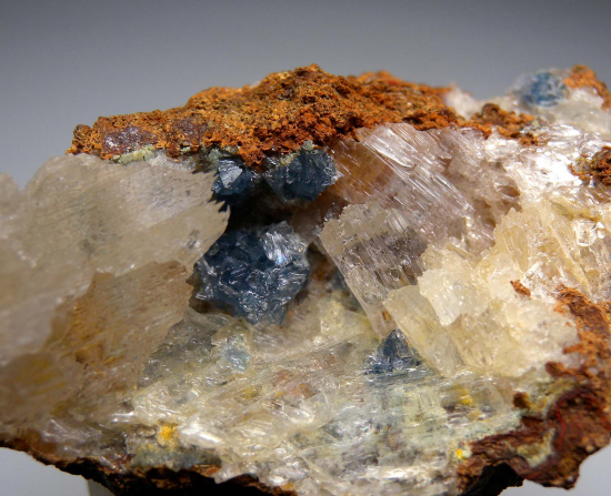 Scorodite with Selenite from Mina Oujela, Mapimi, Durango, Mexico [db_pics/pics/fm991d.jpg]