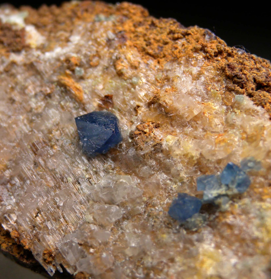 Scorodite on Selenite from Mina Oujela, Mapimi, Durango, Mexico [db_pics/pics/fm995b.jpg]